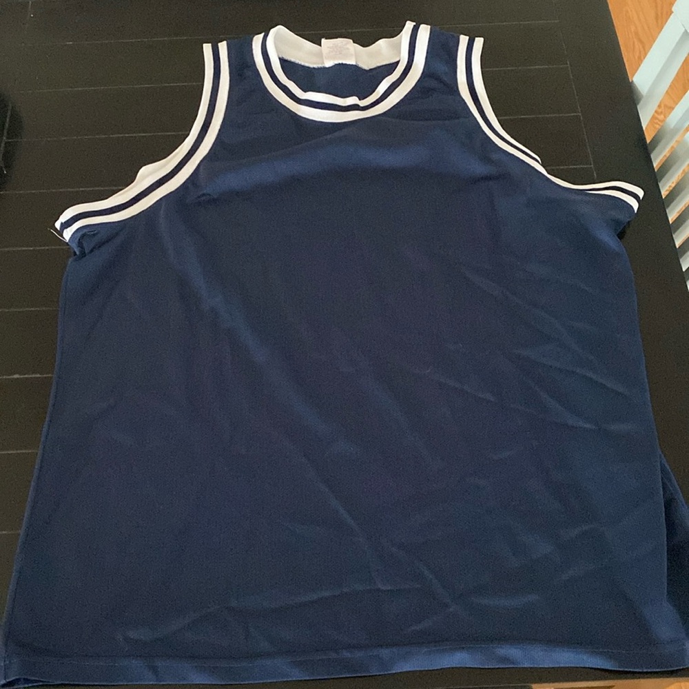 Vintage Majestic basketball jersey, men’s size XL